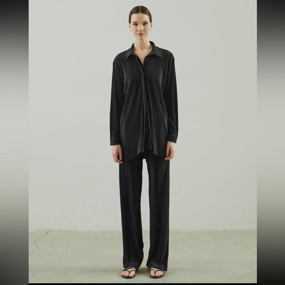 68 Fabulous Chic Black Top And Wide Leg Pant Set - Picture 3 of 4